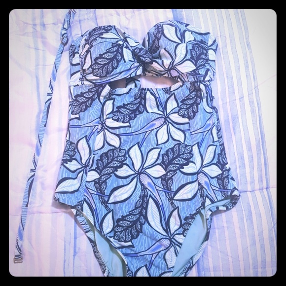 Swimsuit - Picture 1 of 2